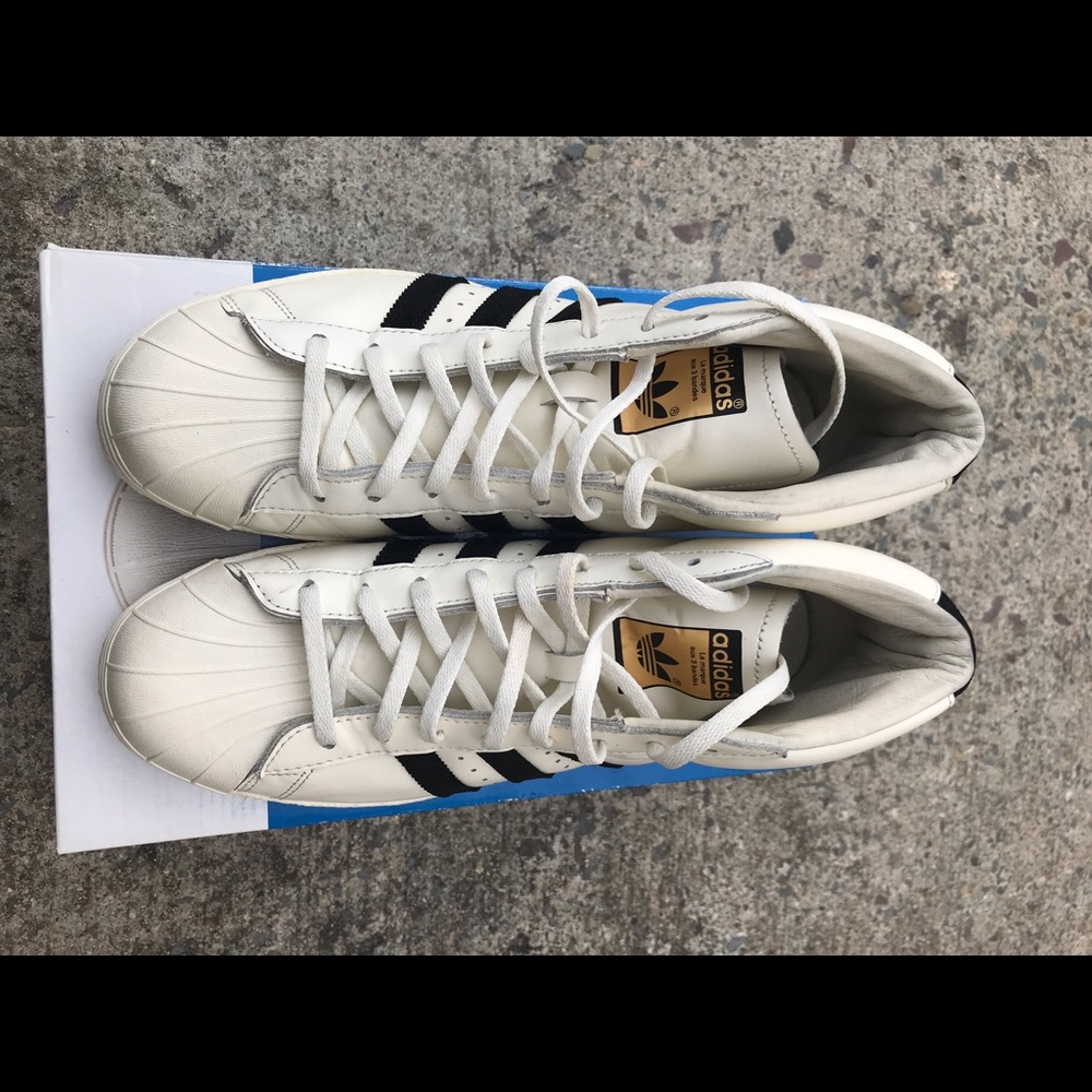 Adidas Pro model DLX special edition
